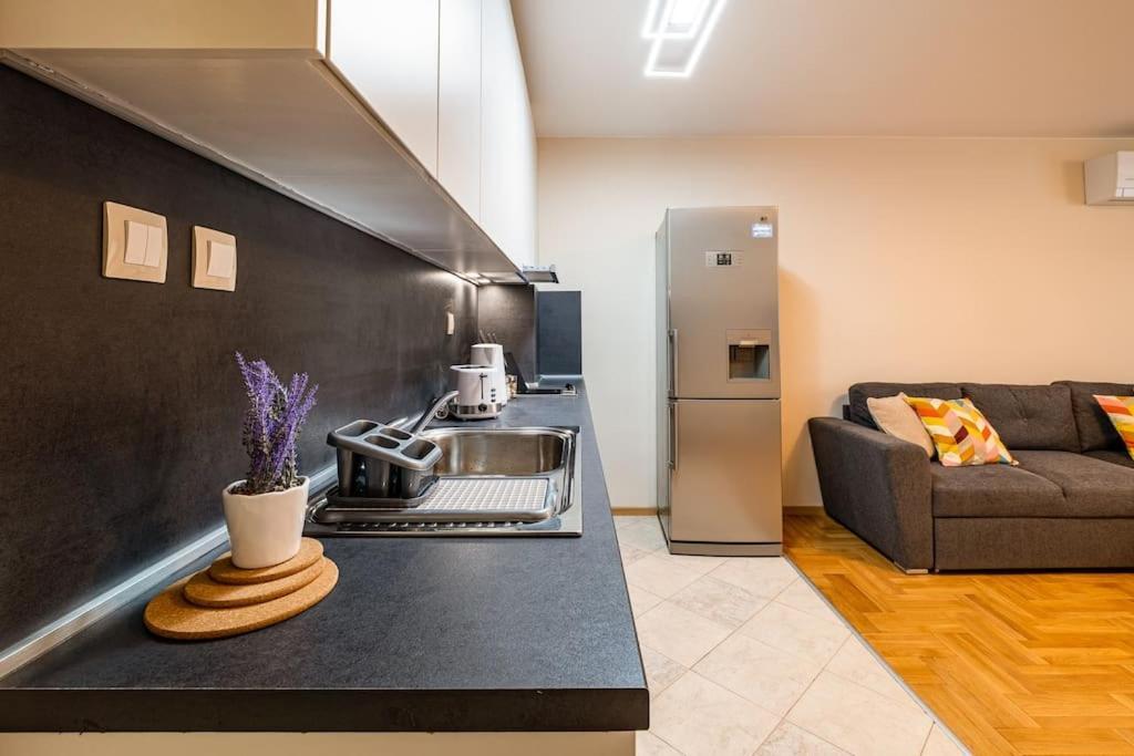Varna Central 2Bdrm Apartment Exterior foto