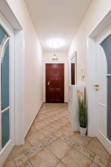 Varna Central 2Bdrm Apartment Exterior foto