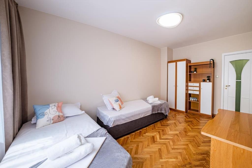 Varna Central 2Bdrm Apartment Exterior foto